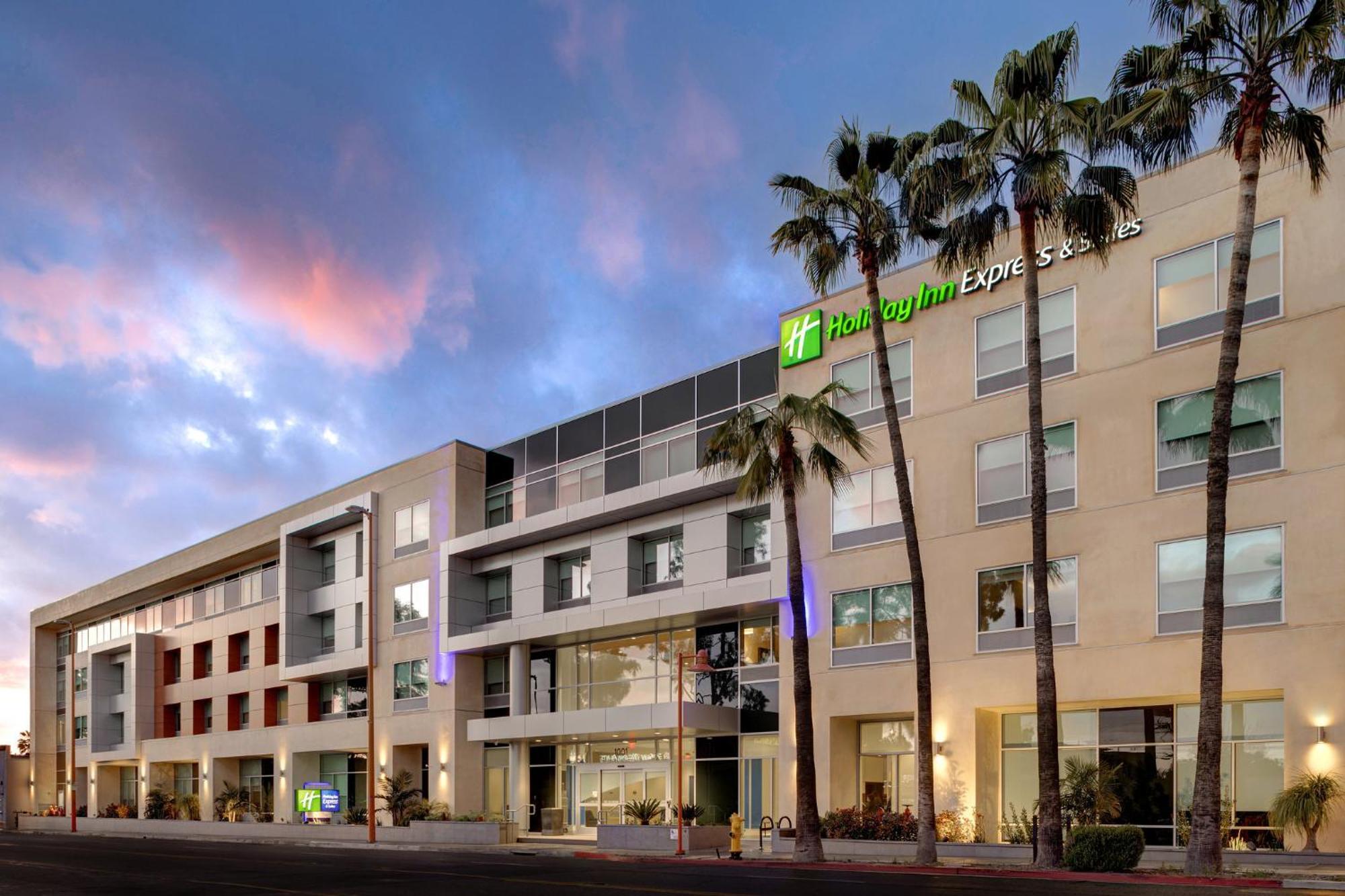 Express & - Downtown Hotel