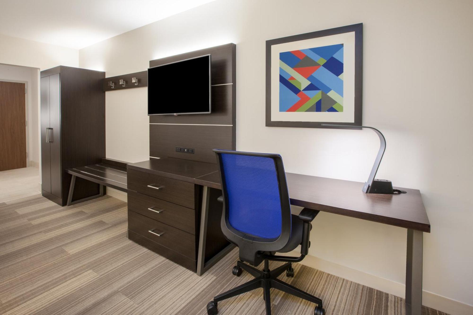 Express & - Downtown Hotel