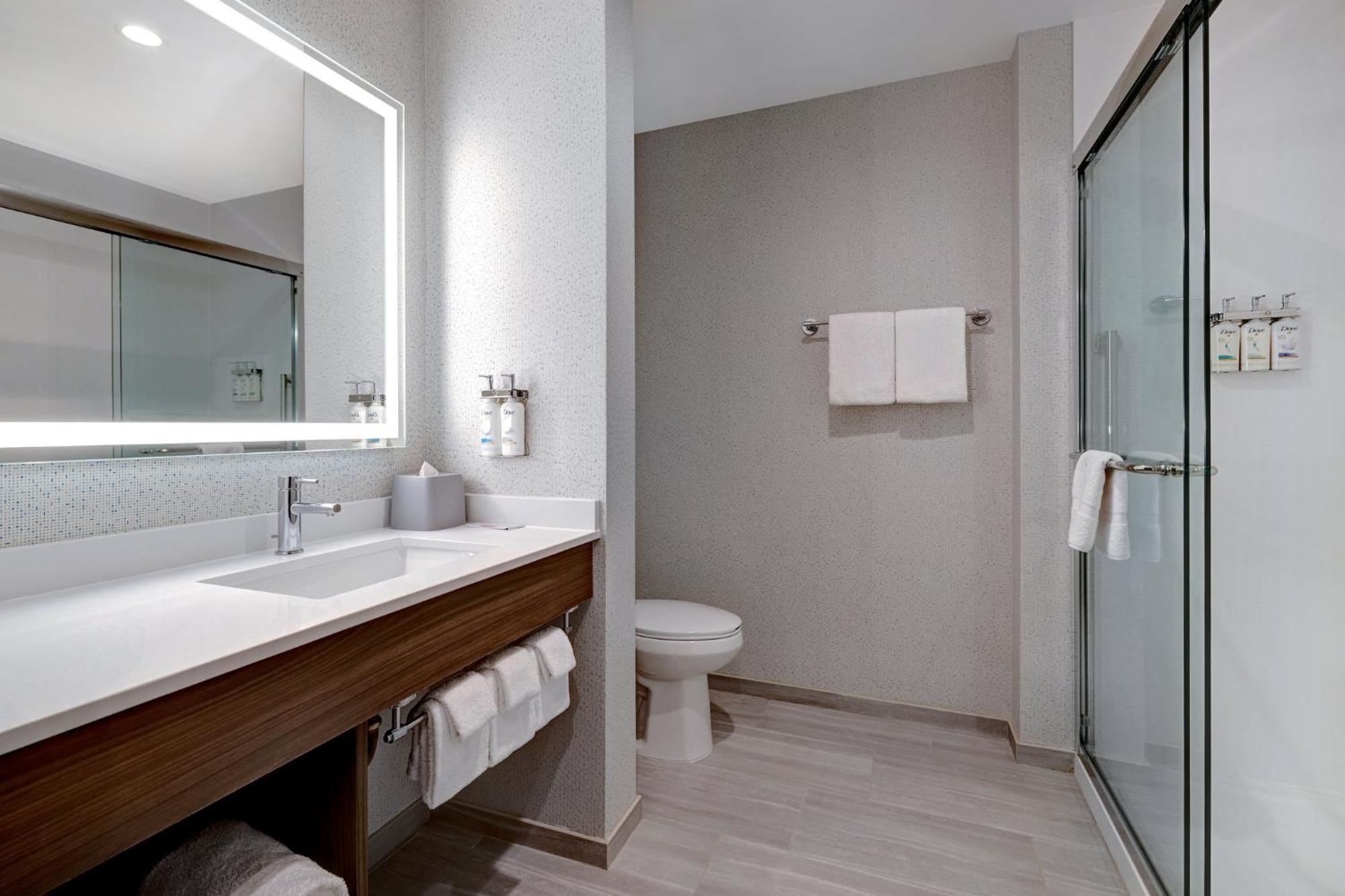 Express & - Downtown 3* Glendale